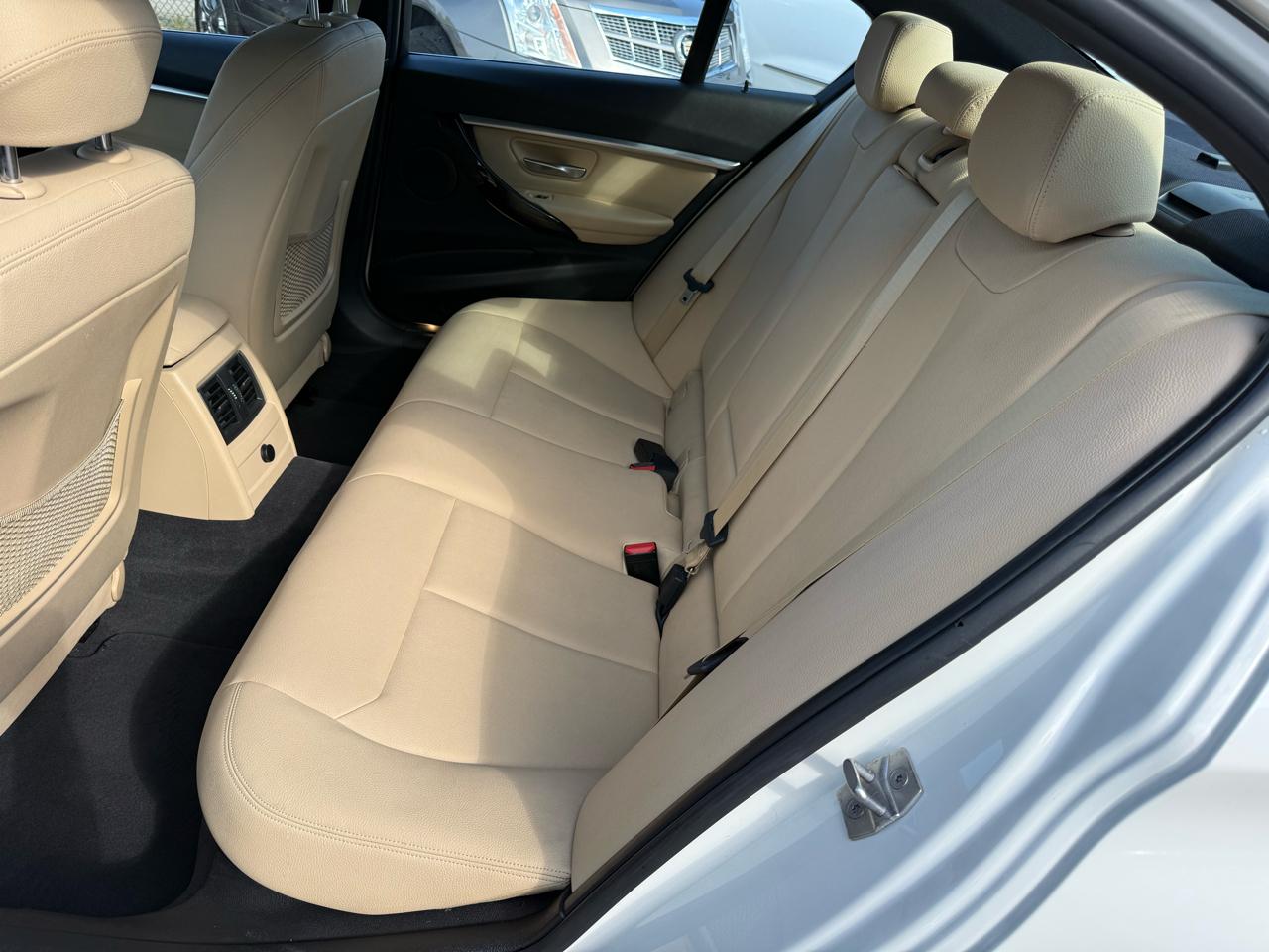 BMW 3-Series 330i xDrive SULEV Sedan 2018