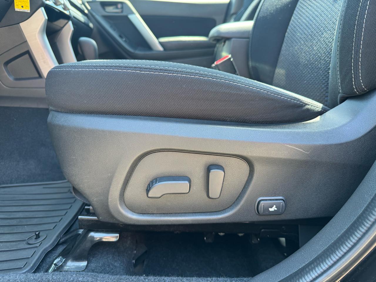 Subaru Forester 2.5i Premium PZEV CVT 2016