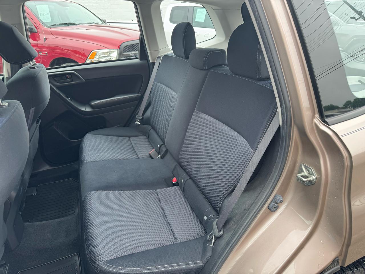 Subaru Forester 2.5i Premium PZEV CVT 2016