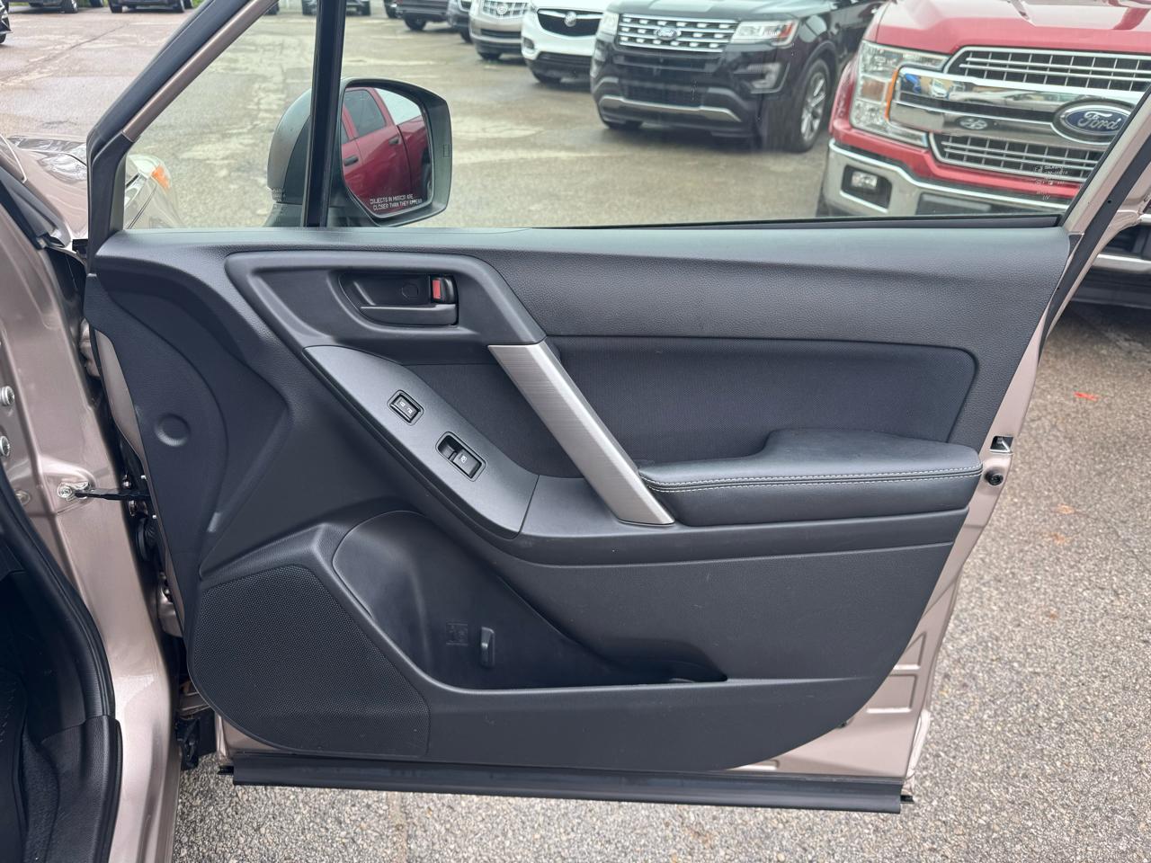Subaru Forester 2.5i Premium PZEV CVT 2016