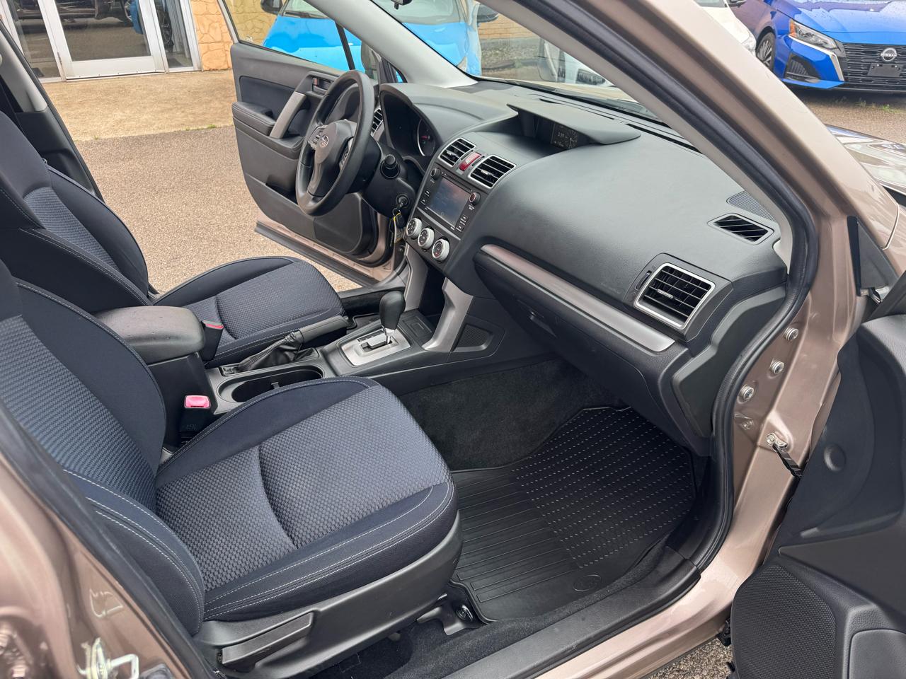 Subaru Forester 2.5i Premium PZEV CVT 2016
