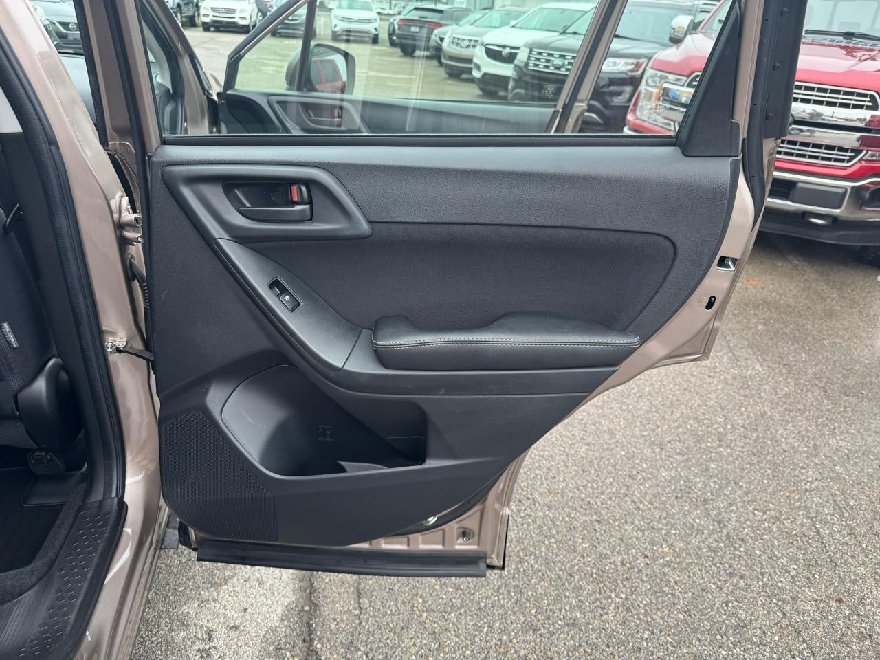 Subaru Forester 2.5i Premium PZEV CVT 2016