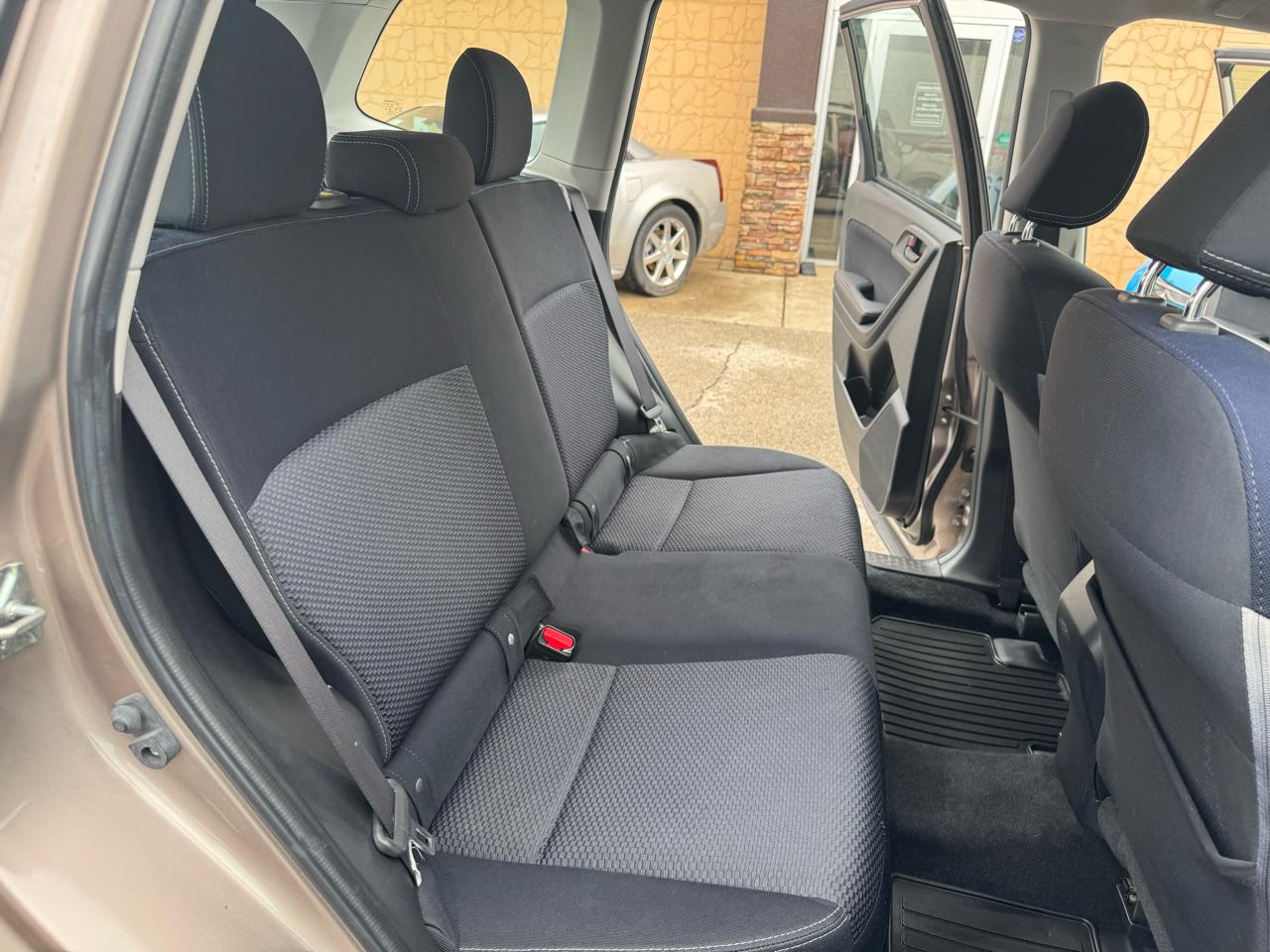 Subaru Forester 2.5i Premium PZEV CVT 2016