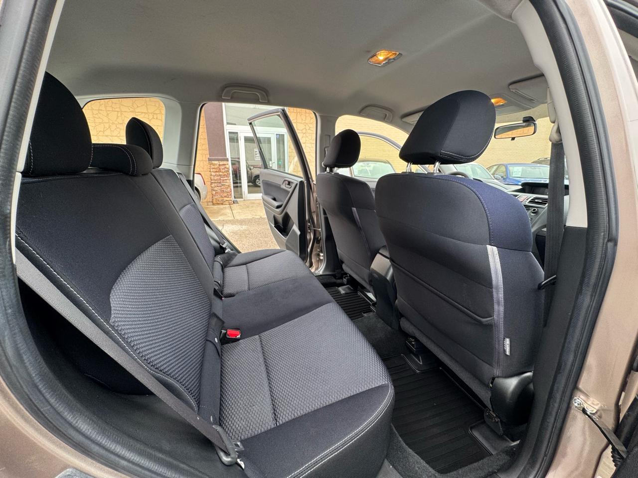 Subaru Forester 2.5i Premium PZEV CVT 2016