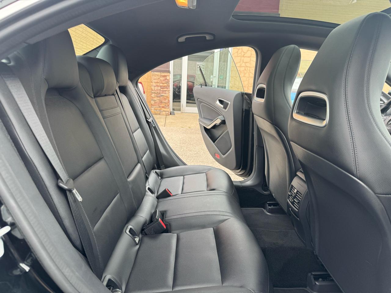 Mercedes-Benz CLA-Class CLA250 4MATIC 2015