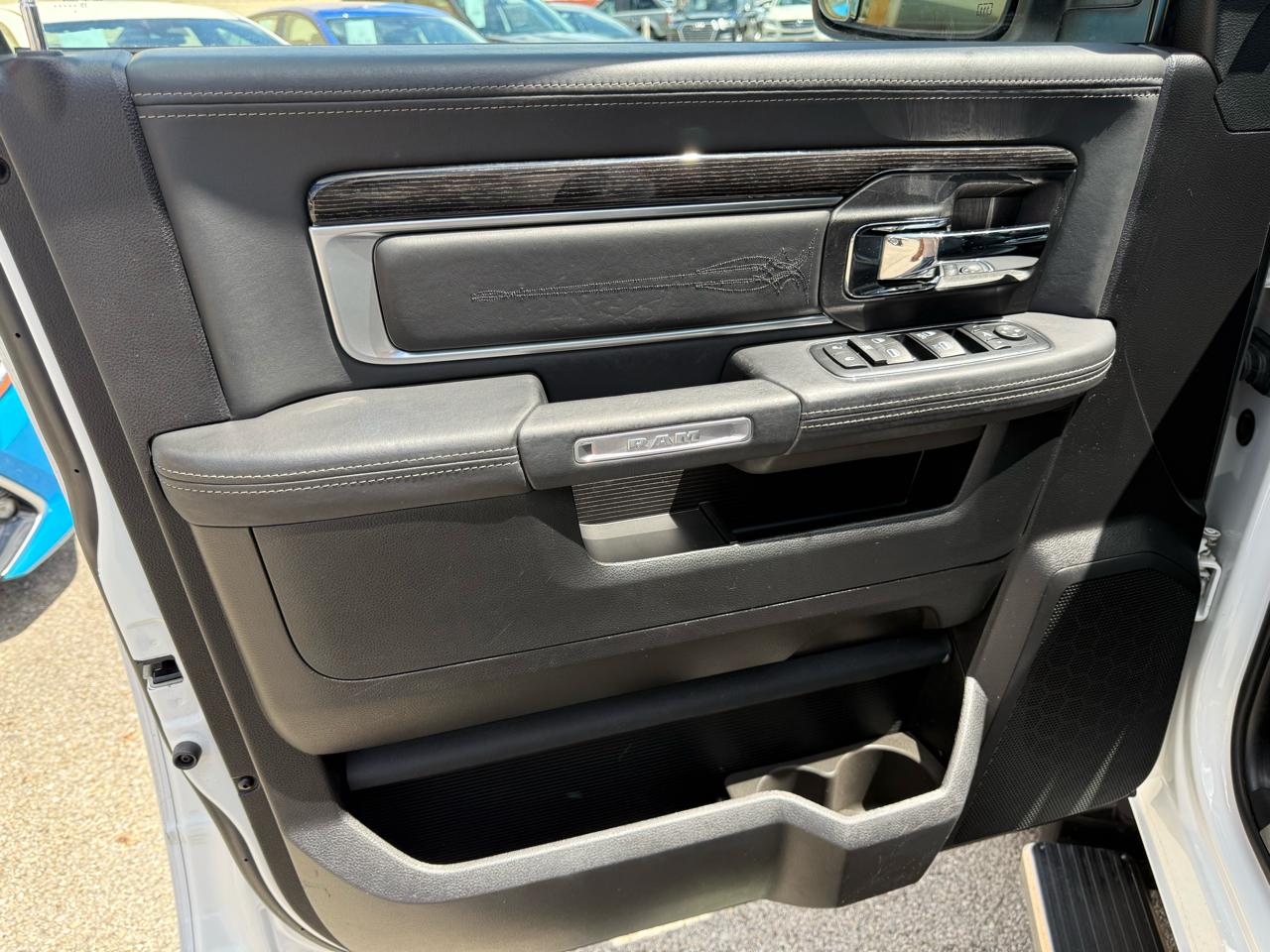 RAM 1500 Longhorn Crew Cab SWB 4WD 2016