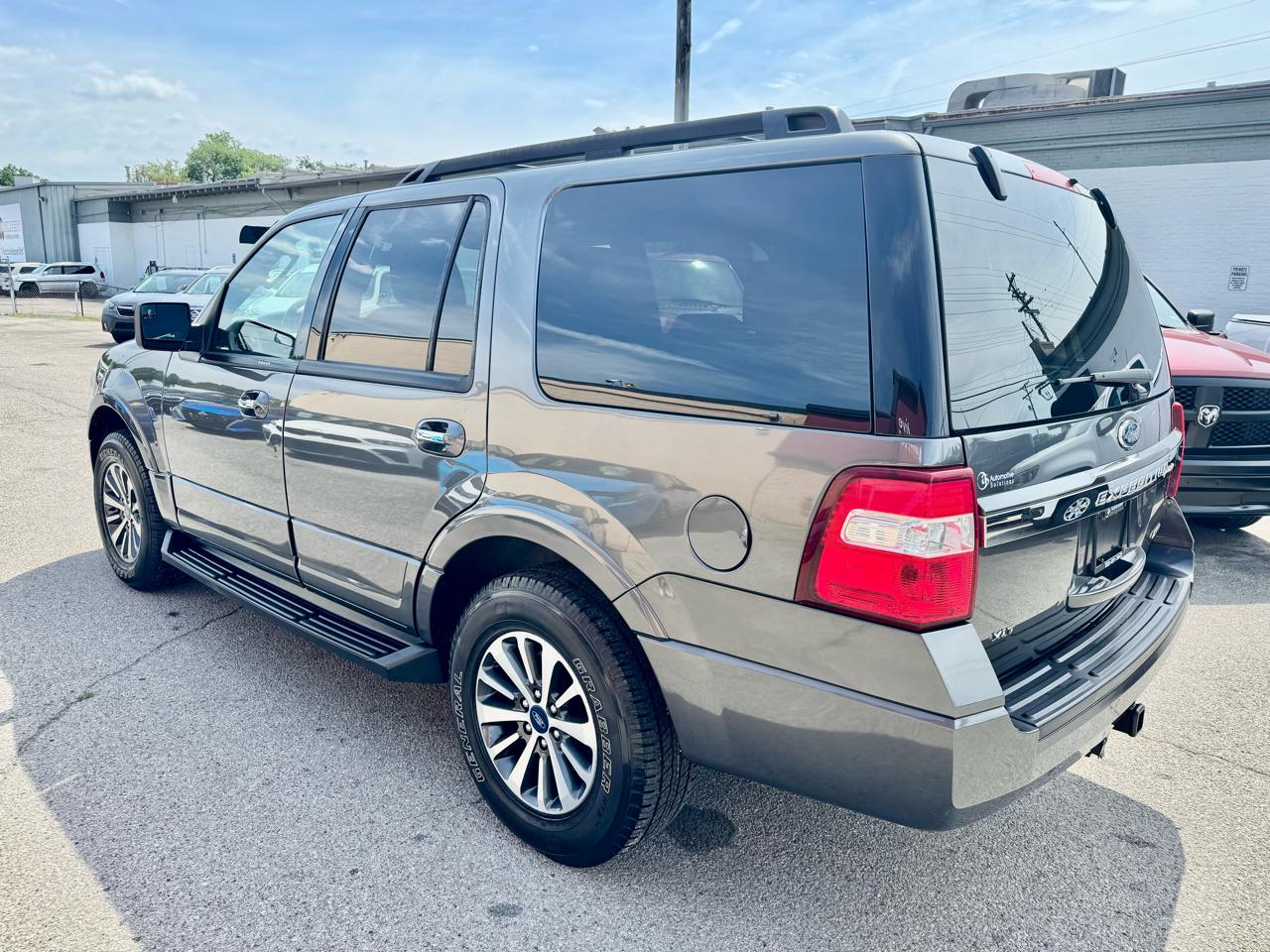 Ford Expedition XLT 4WD 2017
