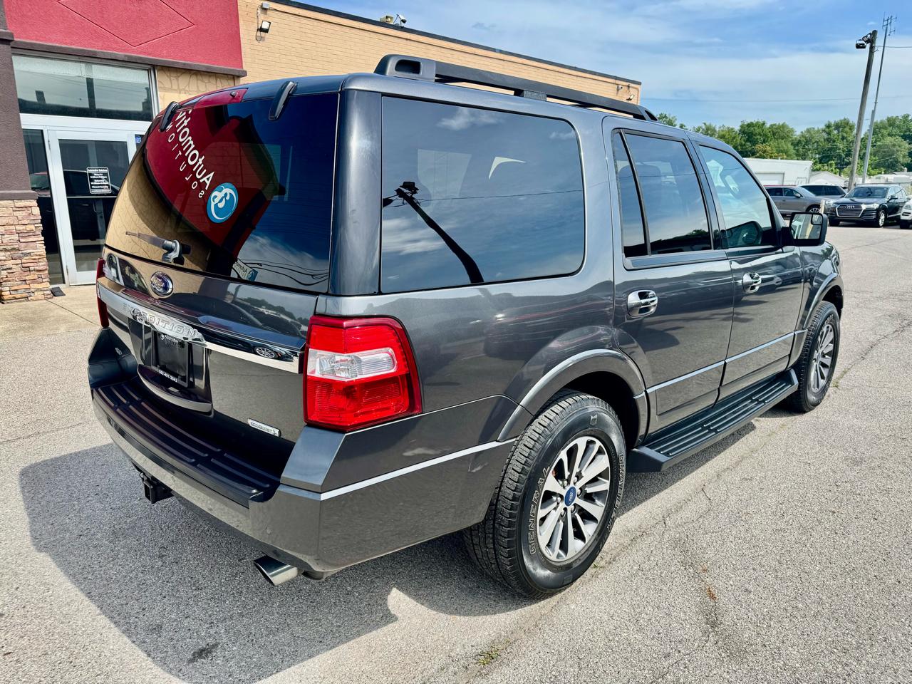 Ford Expedition XLT 4WD 2017