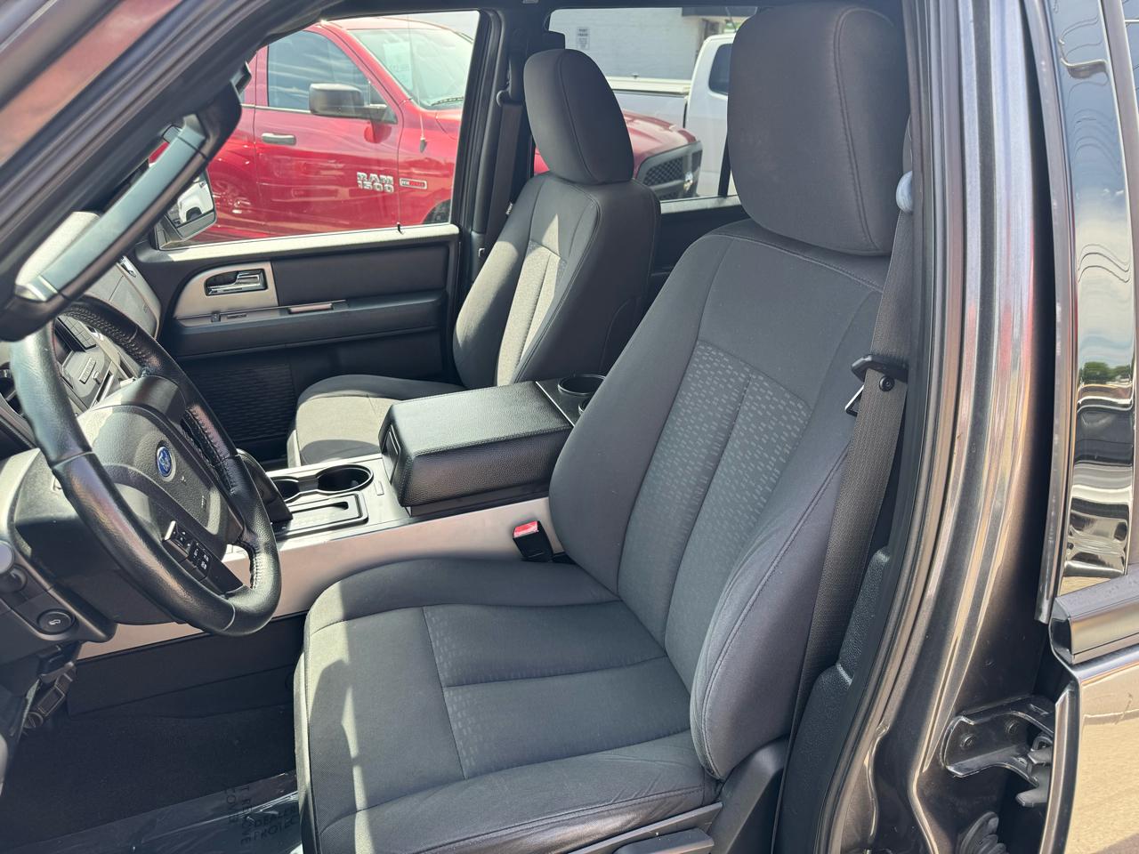 Ford Expedition XLT 4WD 2017