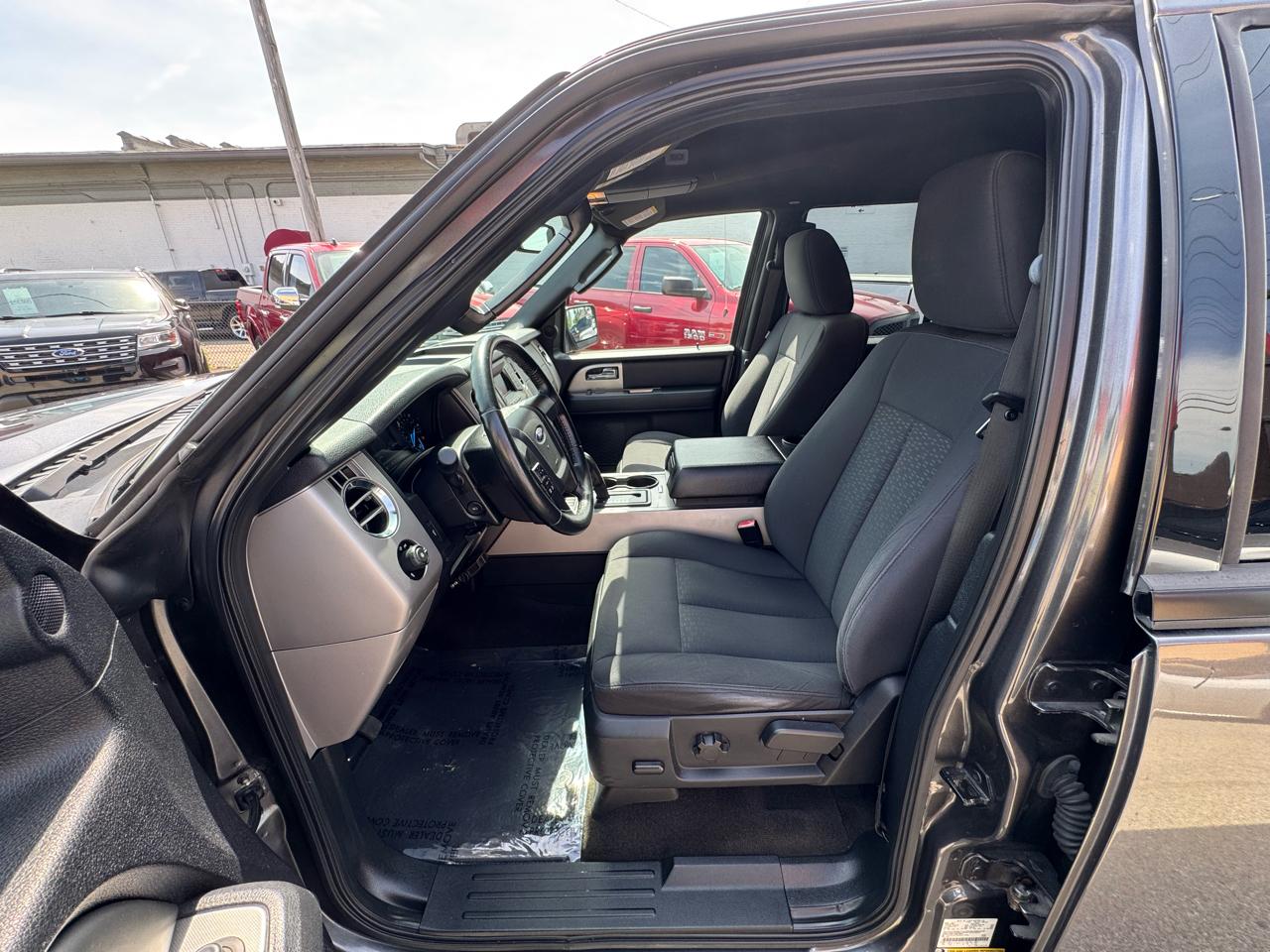 Ford Expedition XLT 4WD 2017