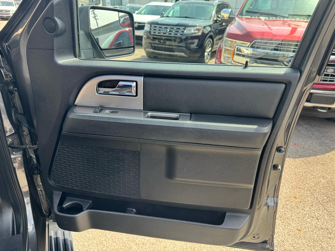 Ford Expedition XLT 4WD 2017