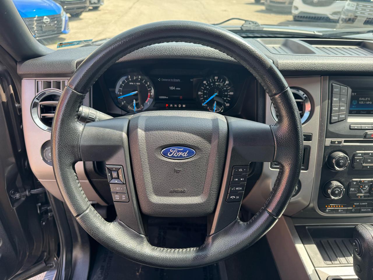 Ford Expedition XLT 4WD 2017