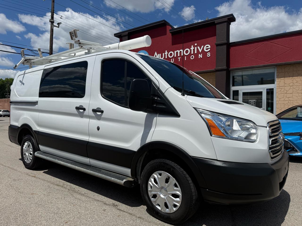 Ford Transit 250 Van Low Roof w/Sliding Pass. 130-in. WB 2019