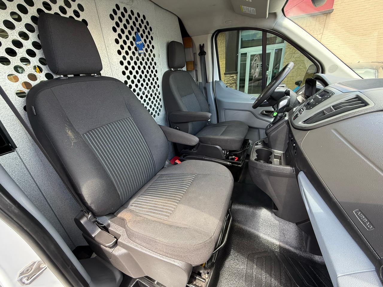 Ford Transit 250 Van Low Roof w/Sliding Pass. 130-in. WB 2019