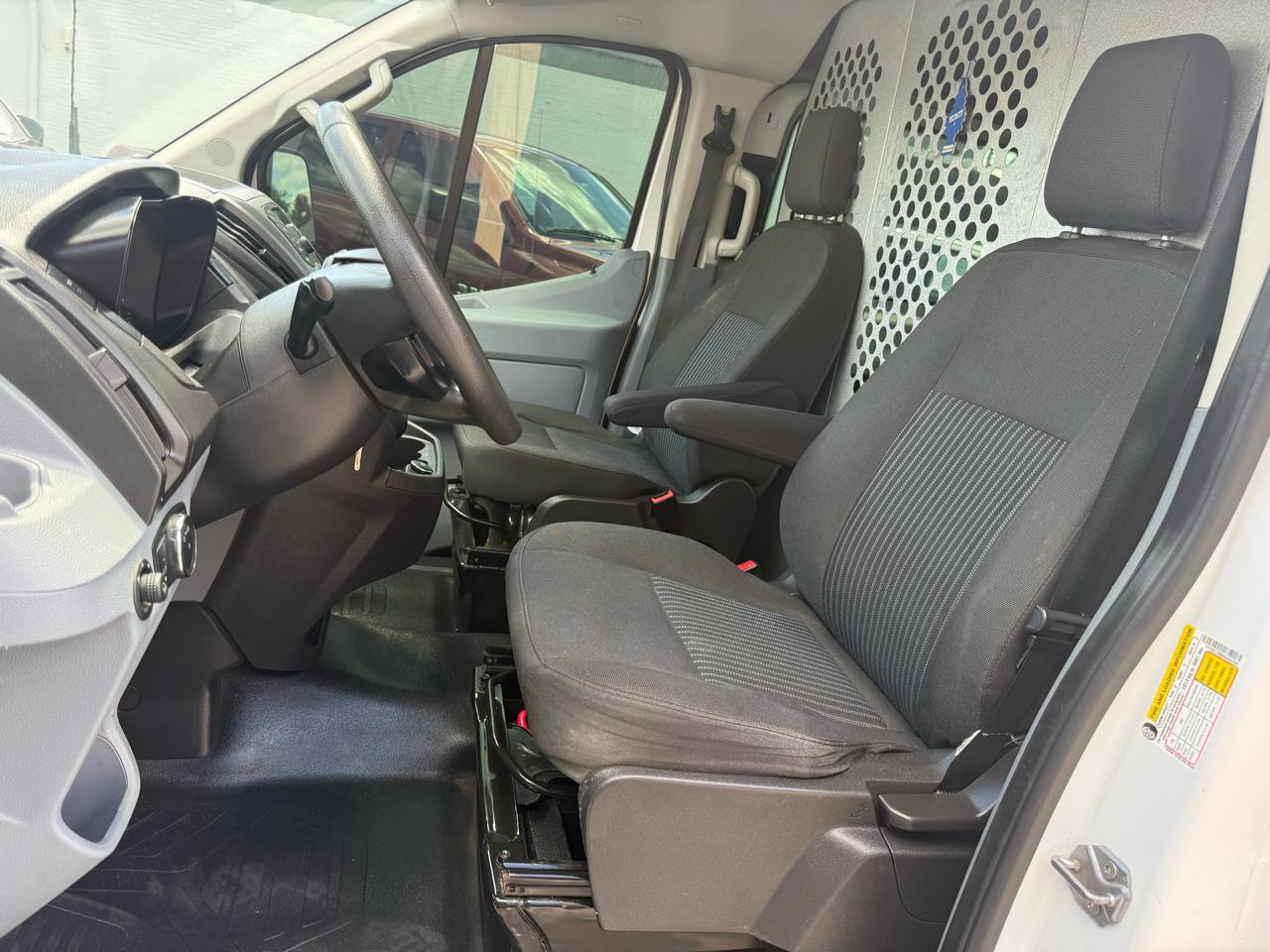 Ford Transit 250 Van Low Roof w/Sliding Pass. 130-in. WB 2019