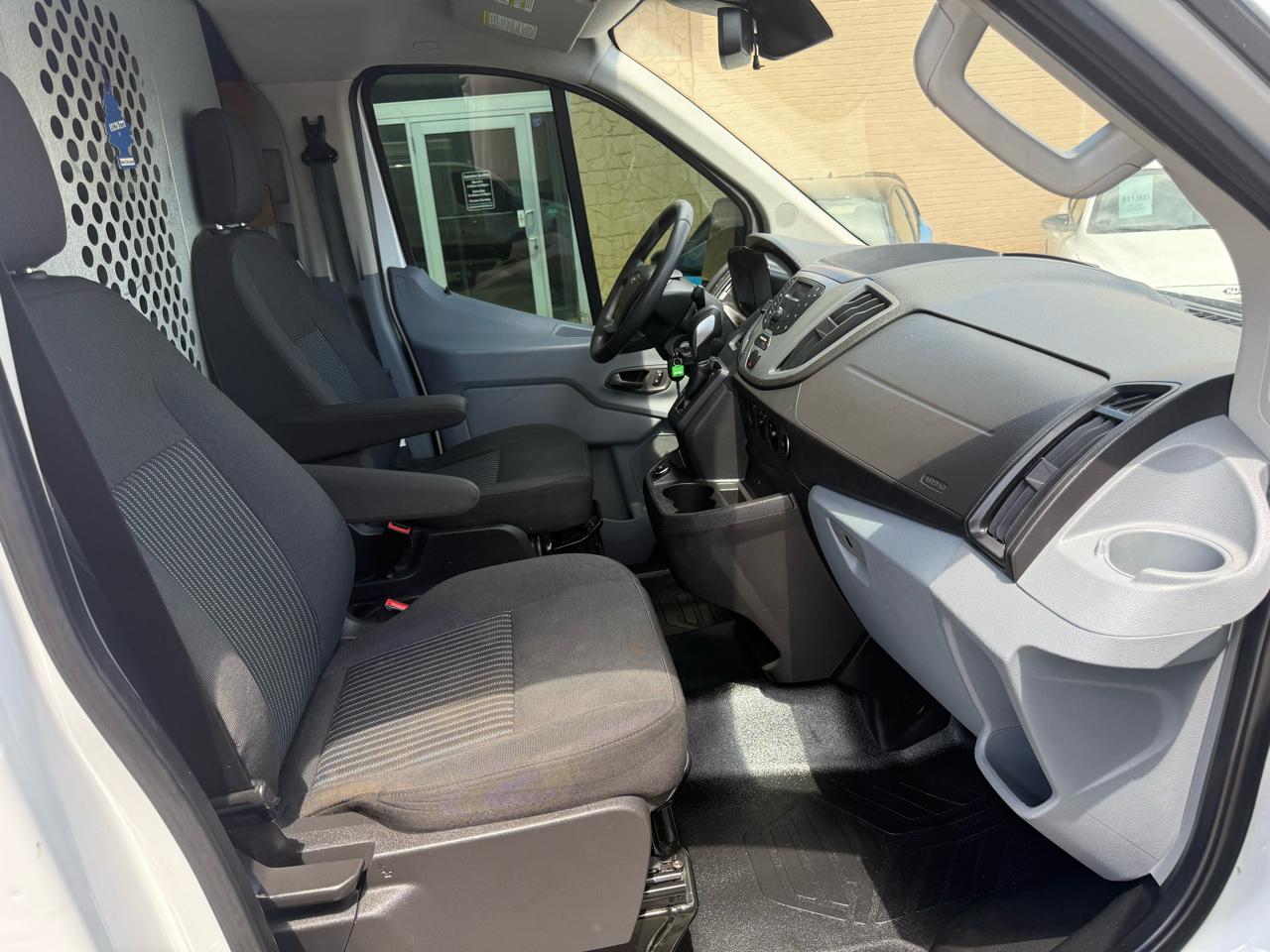 Ford Transit 250 Van Low Roof w/Sliding Pass. 130-in. WB 2019