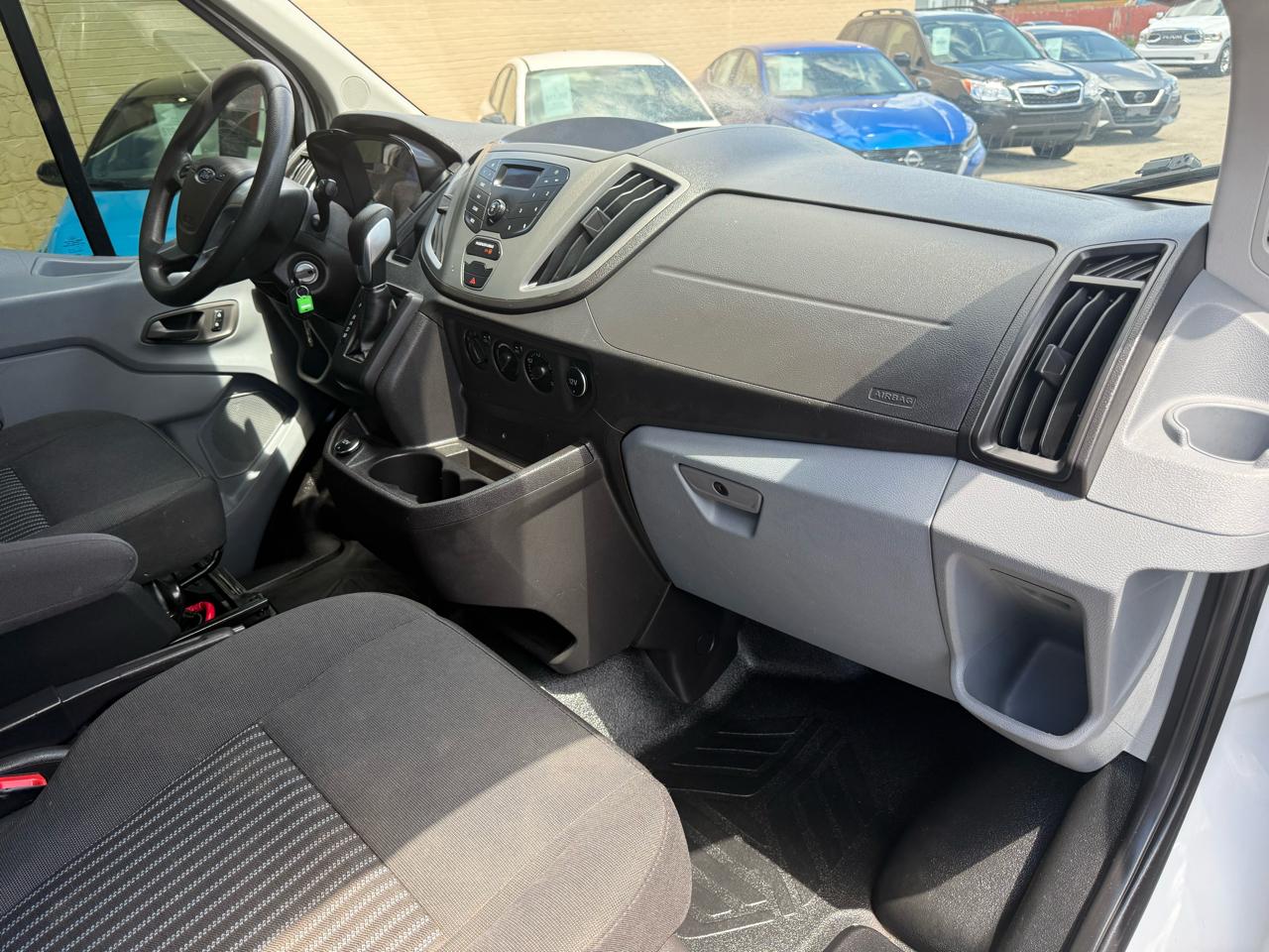 Ford Transit 250 Van Low Roof w/Sliding Pass. 130-in. WB 2019