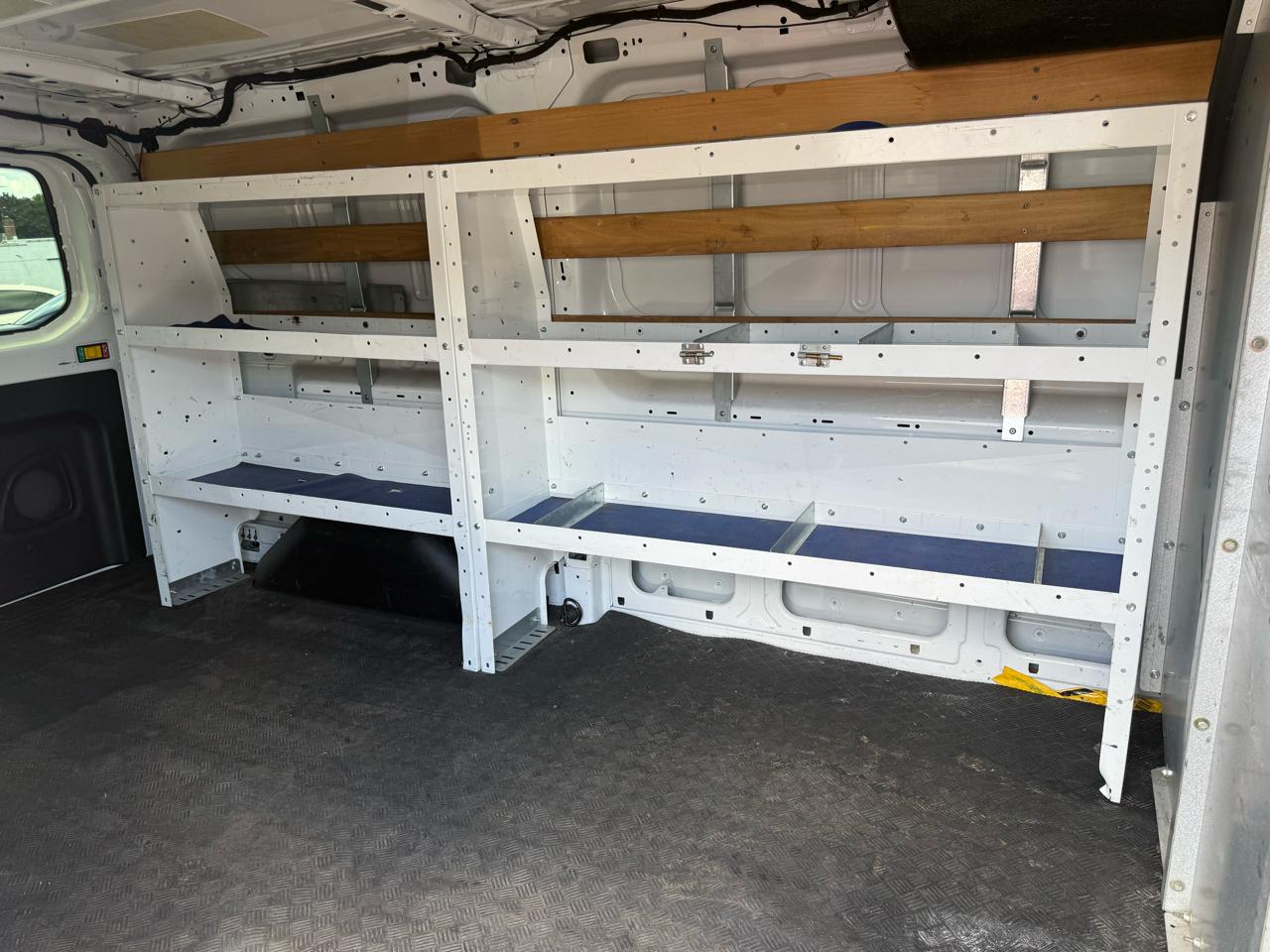 Ford Transit 250 Van Low Roof w/Sliding Pass. 130-in. WB 2019