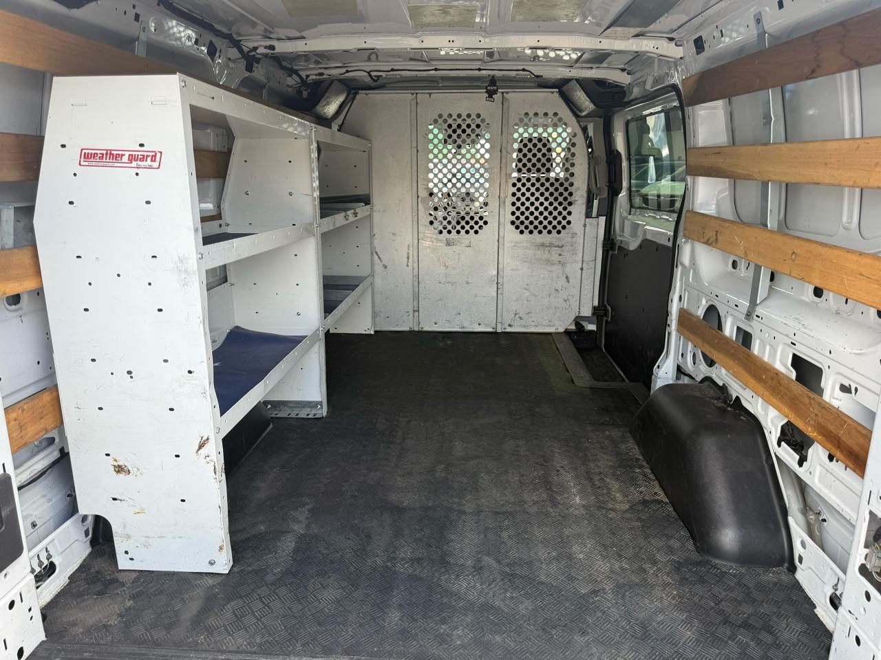 Ford Transit 250 Van Low Roof w/Sliding Pass. 130-in. WB 2019