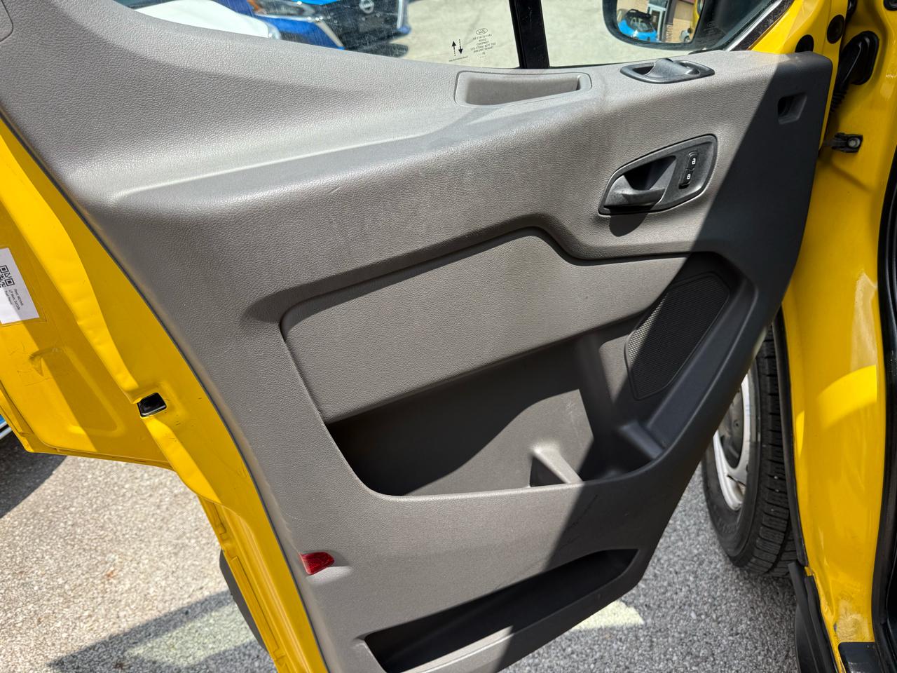 Ford Transit 250 Van High Roof w/Sliding Pass. 148-in. WB EL 2022