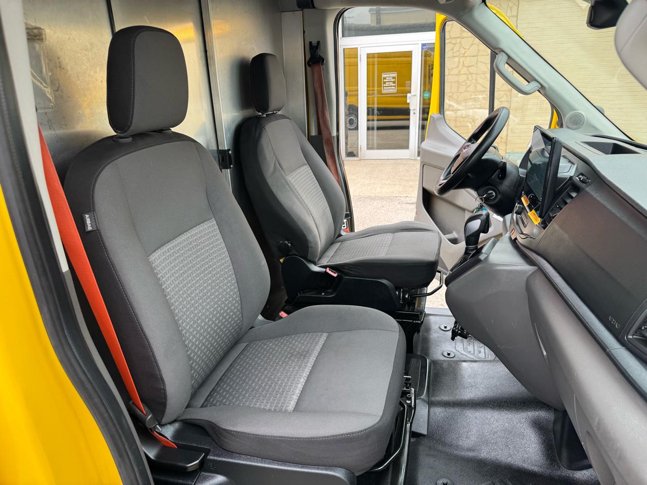 Ford Transit 250 Van High Roof w/Sliding Pass. 148-in. WB EL 2022