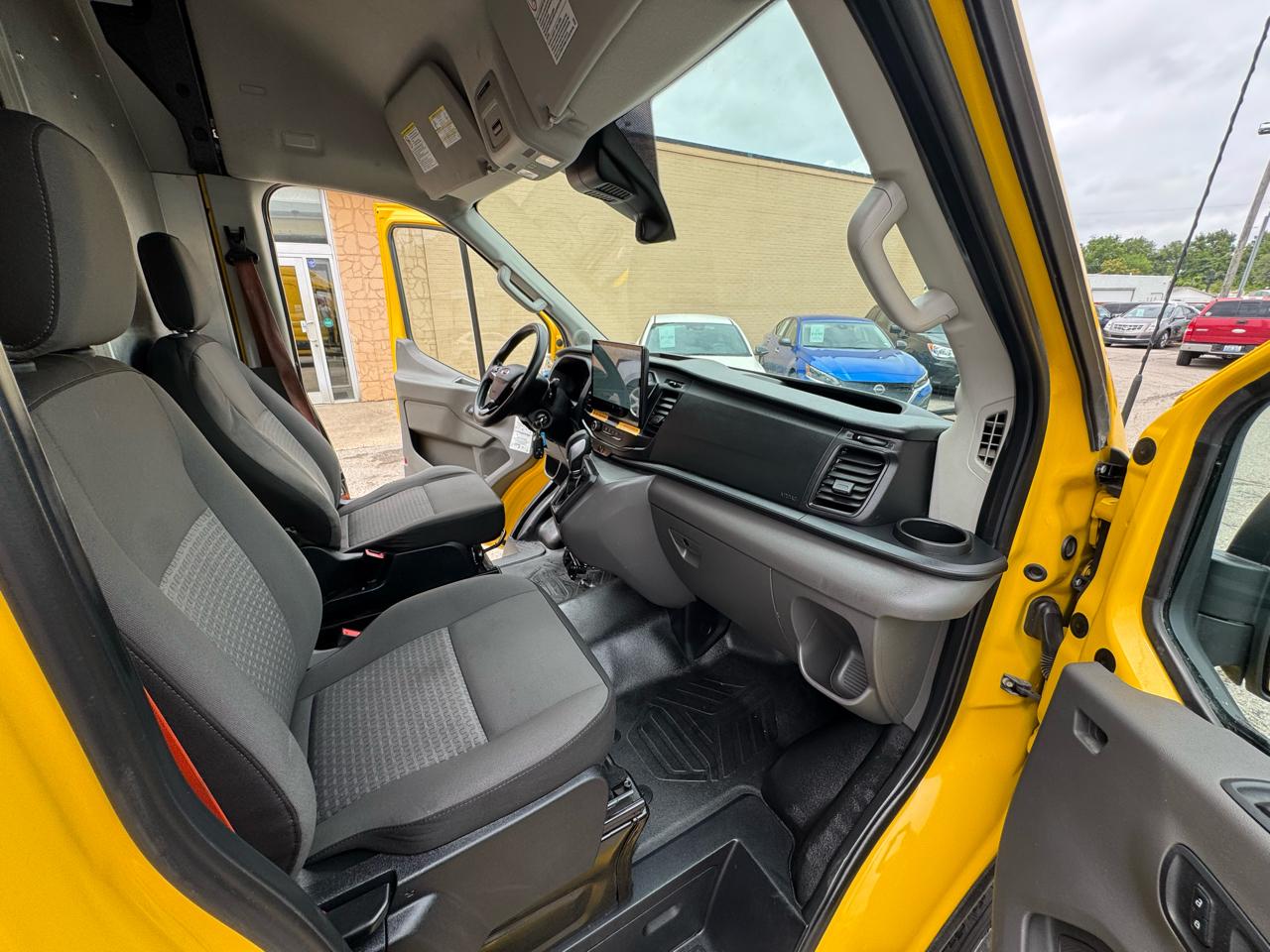 Ford Transit 250 Van High Roof w/Sliding Pass. 148-in. WB EL 2022