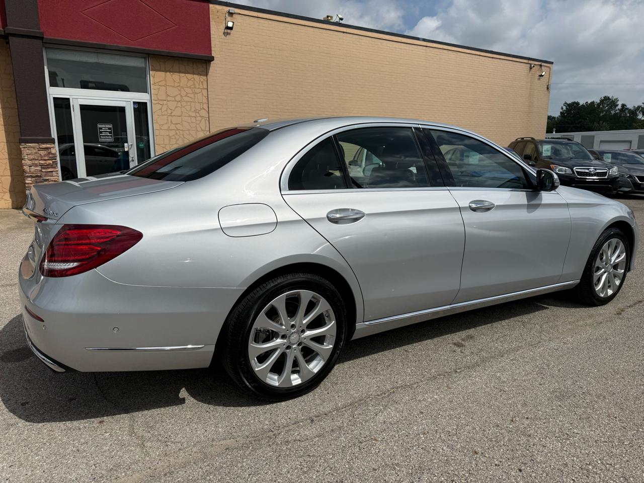 Mercedes-Benz E-Class E300 Luxury 4MATIC Sedan 2017