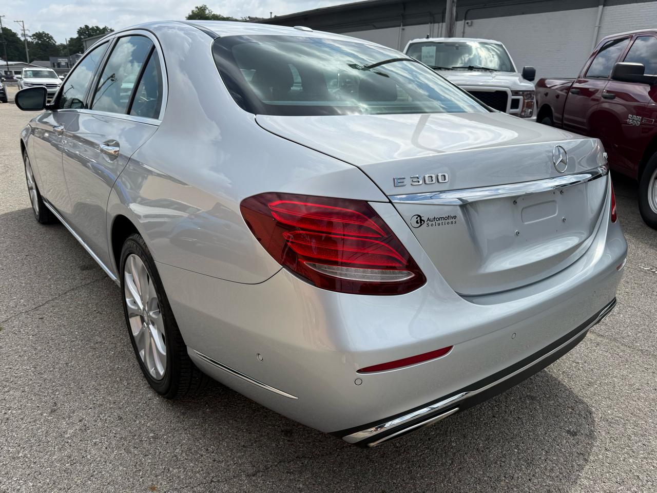 Mercedes-Benz E-Class E300 Luxury 4MATIC Sedan 2017