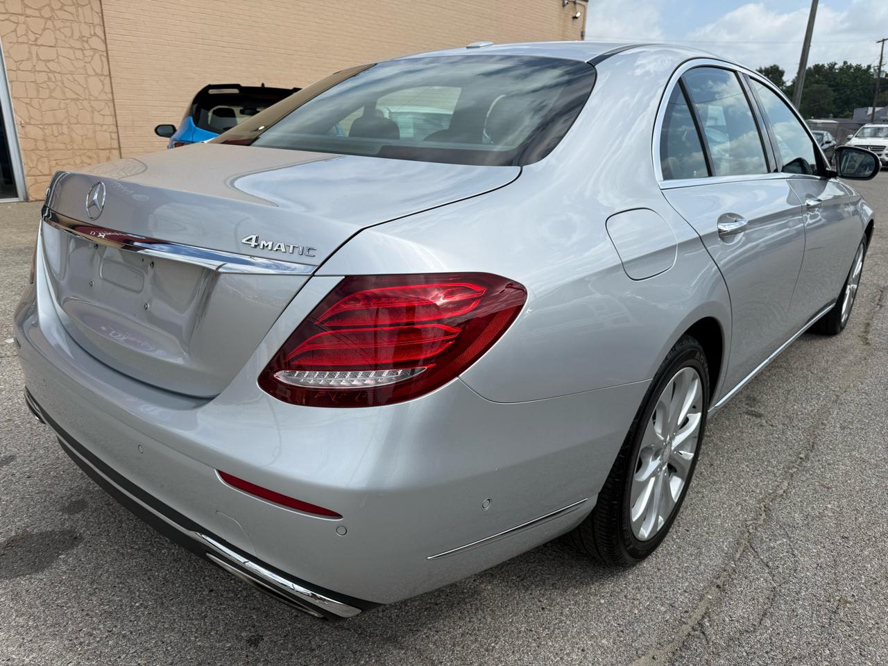 Mercedes-Benz E-Class E300 Luxury 4MATIC Sedan 2017