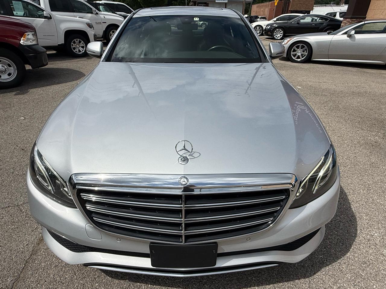 Mercedes-Benz E-Class E300 Luxury 4MATIC Sedan 2017