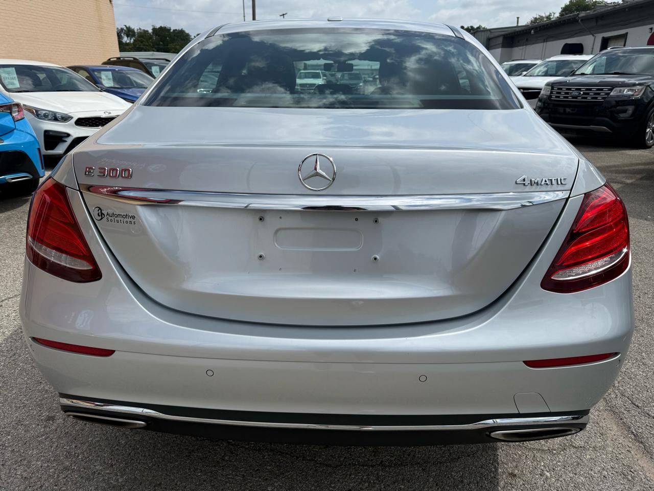 Mercedes-Benz E-Class E300 Luxury 4MATIC Sedan 2017