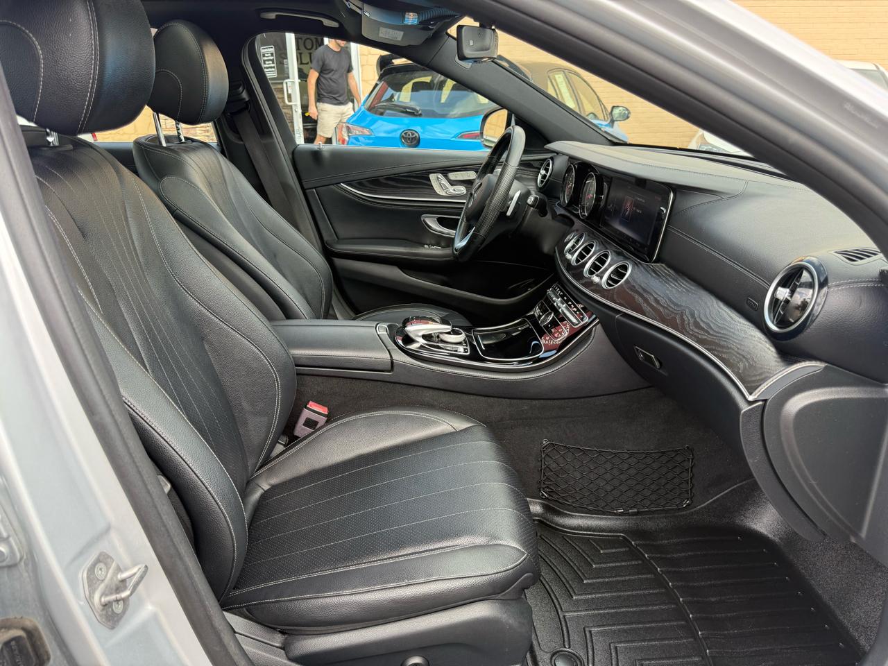 Mercedes-Benz E-Class E300 Luxury 4MATIC Sedan 2017