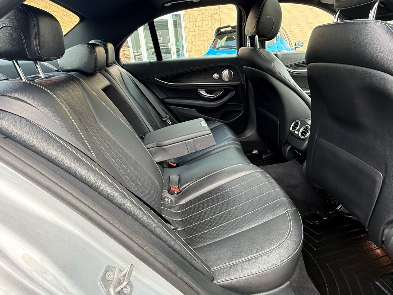 Mercedes-Benz E-Class E300 Luxury 4MATIC Sedan 2017