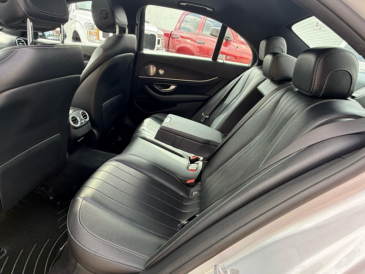 Mercedes-Benz E-Class E300 Luxury 4MATIC Sedan 2017