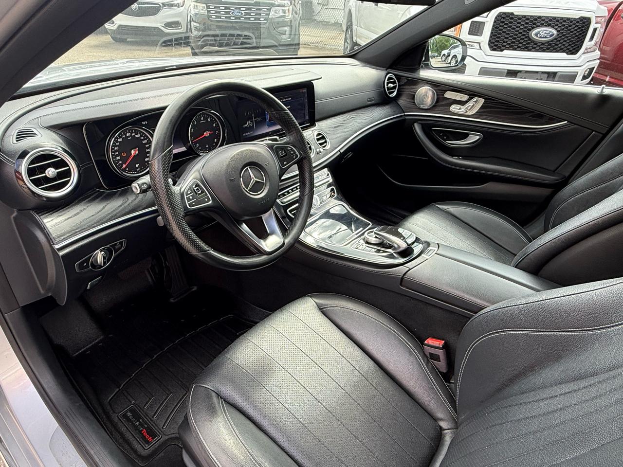 Mercedes-Benz E-Class E300 Luxury 4MATIC Sedan 2017