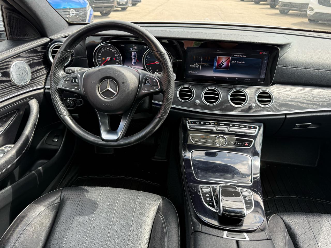Mercedes-Benz E-Class E300 Luxury 4MATIC Sedan 2017