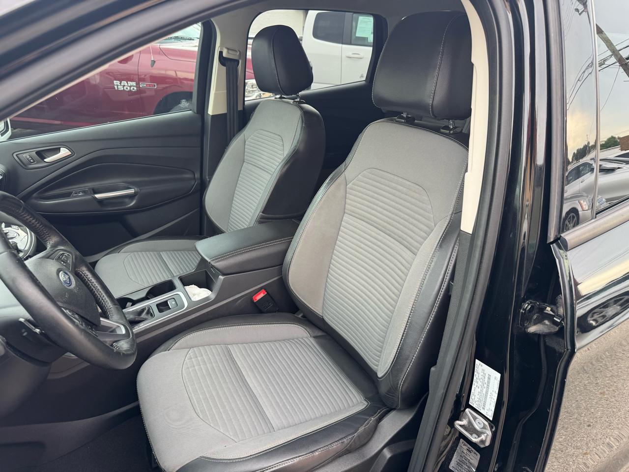 Ford Escape Titanium FWD 2017