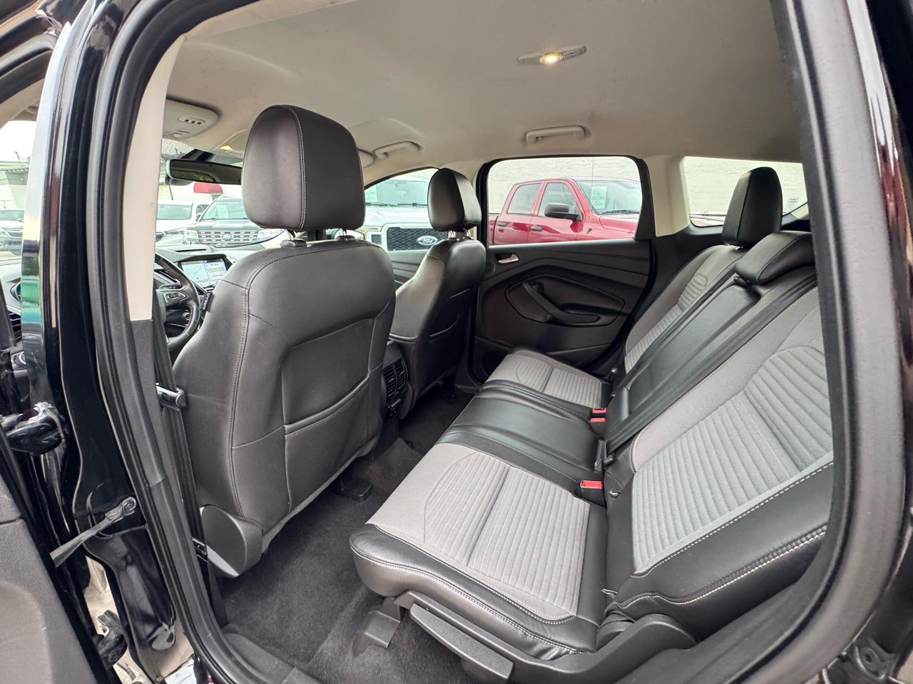 Ford Escape Titanium FWD 2017