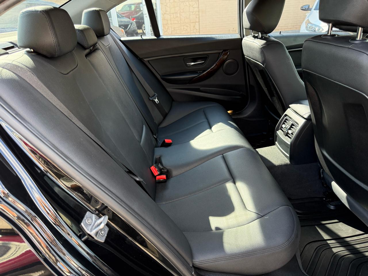 BMW 3-Series 320i Sedan 2015