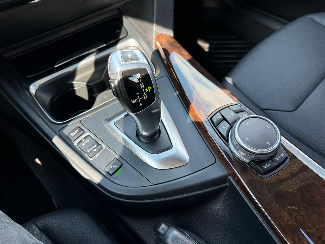 BMW 3-Series 320i Sedan 2015