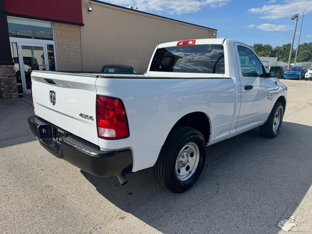RAM 1500 Classic Tradesman Regular Cab SWB 4WD 2021