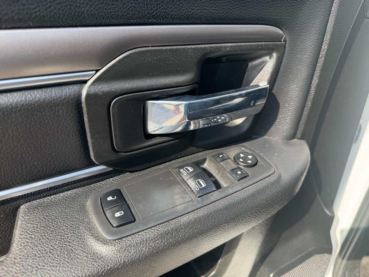 RAM 1500 Classic Tradesman Regular Cab SWB 4WD 2021