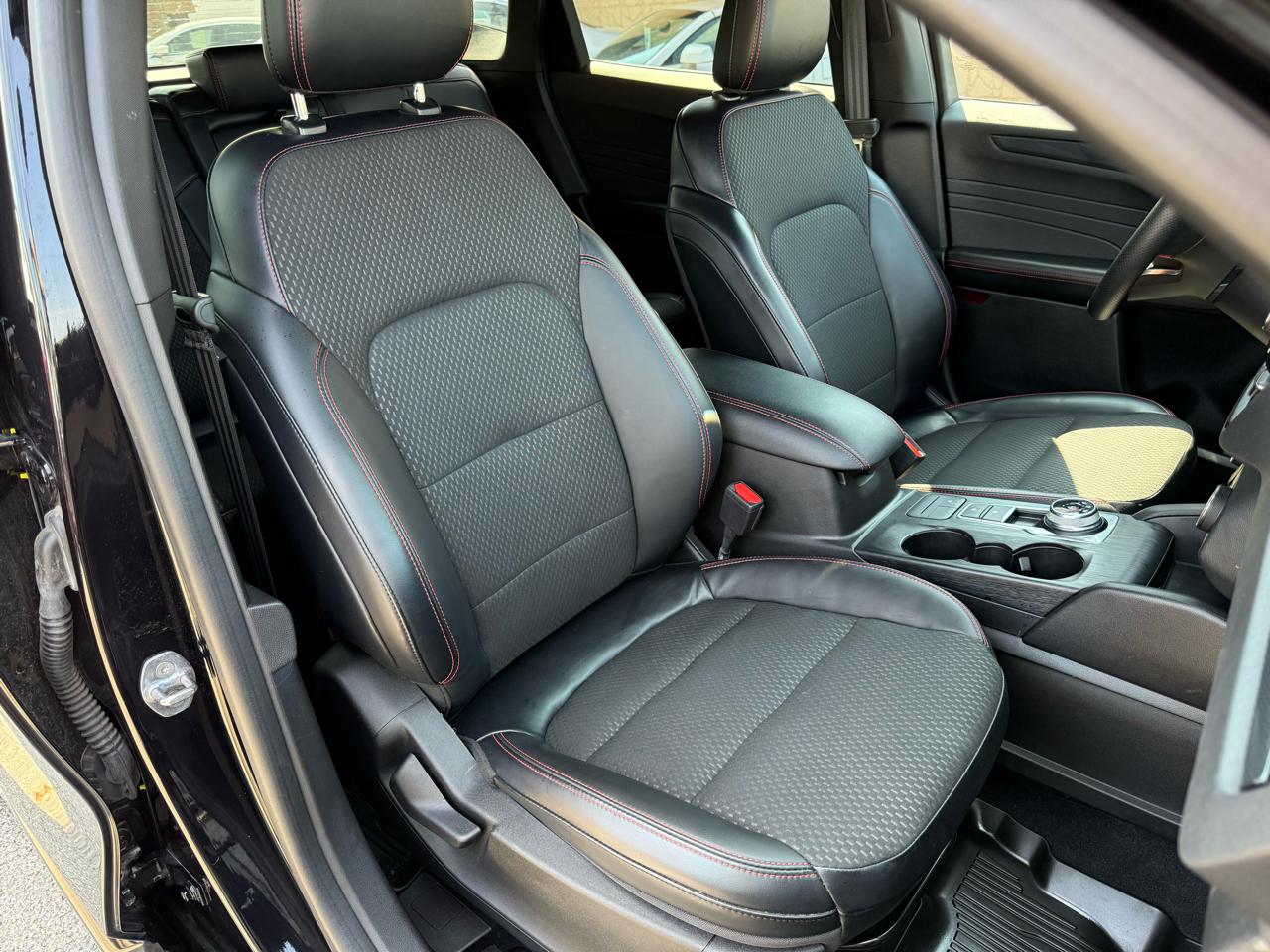 Ford Escape ST-Line Select  Hybrid AWD 2023