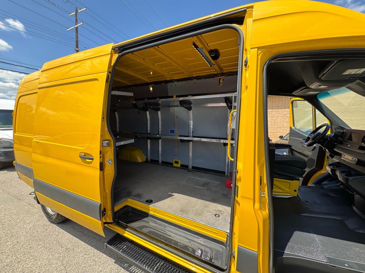 Mercedes-Benz Sprinter 2500 170-in. WB 2021