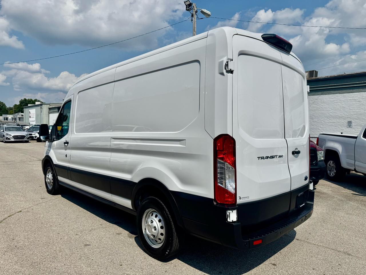 Ford Transit 350 Van Med. Roof w/Sliding Pass. 148-in. WB 2022