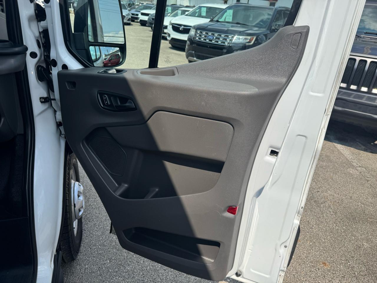 Ford Transit 350 Van Med. Roof w/Sliding Pass. 148-in. WB 2022