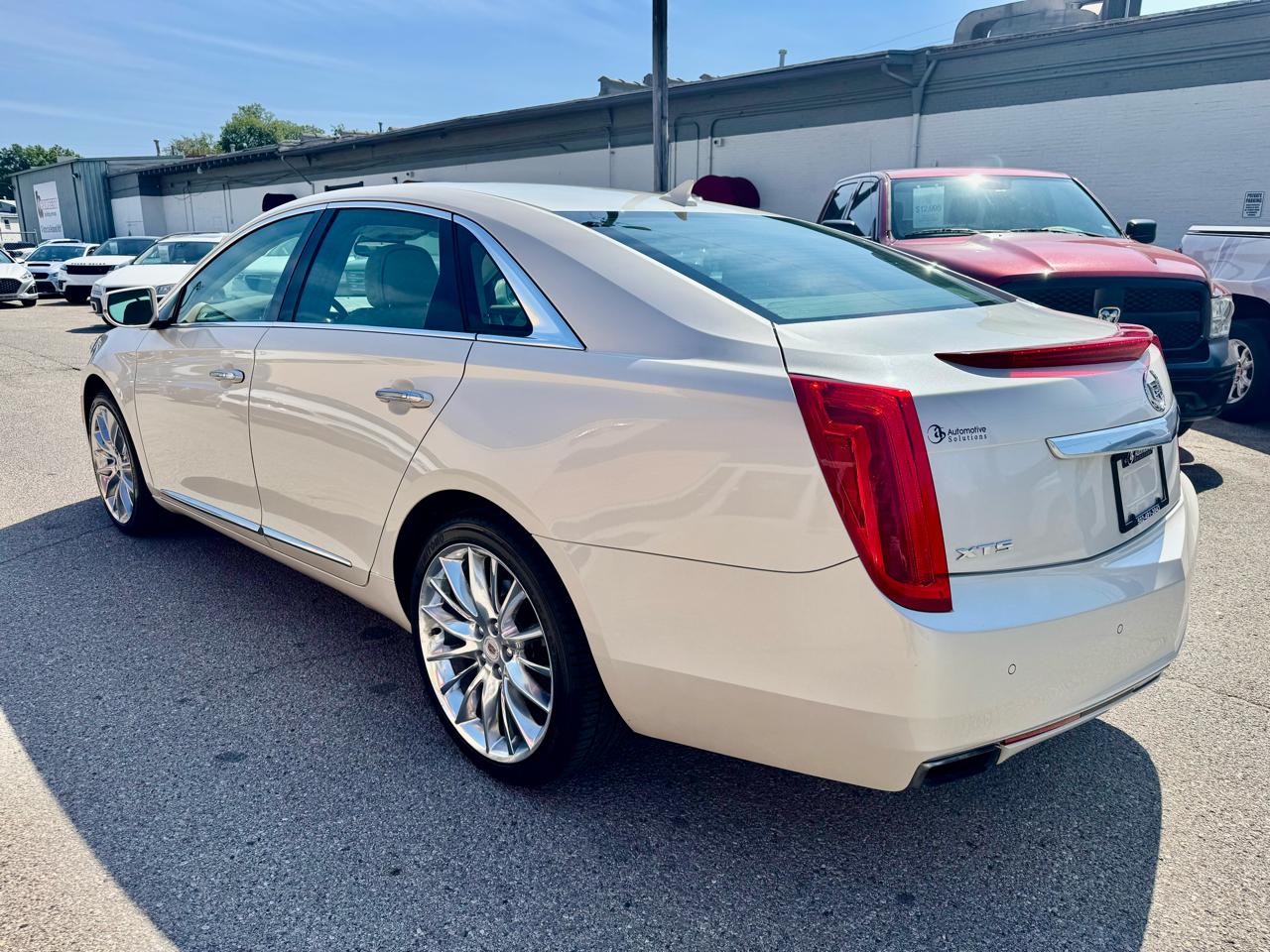 Cadillac XTS Platinum 2013
