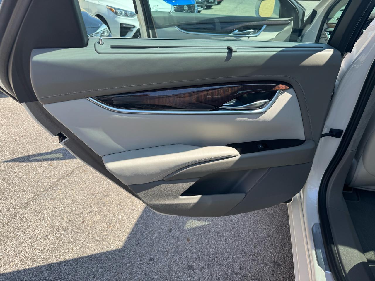 Cadillac XTS Platinum 2013