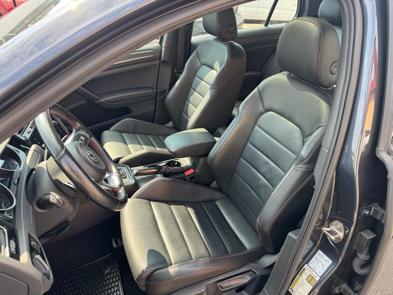 Volkswagen Golf GTI SE 2021