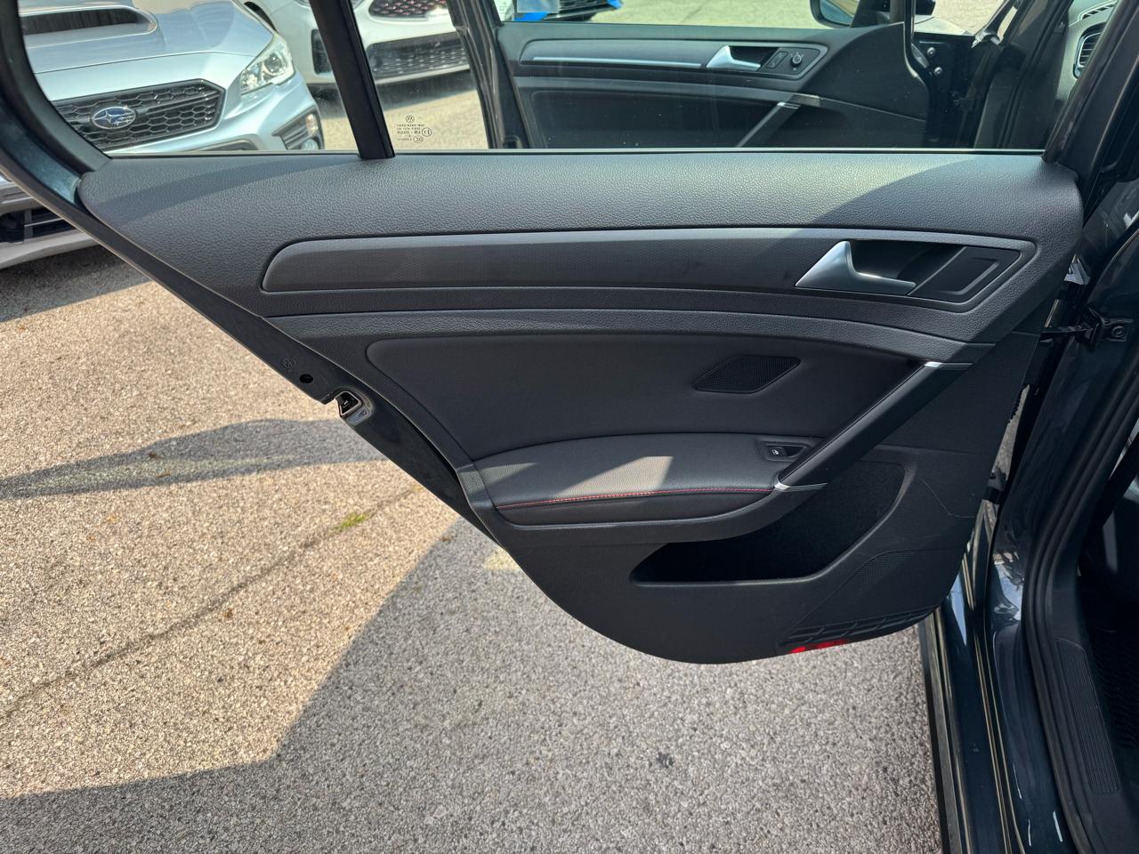 Volkswagen Golf GTI SE 2021
